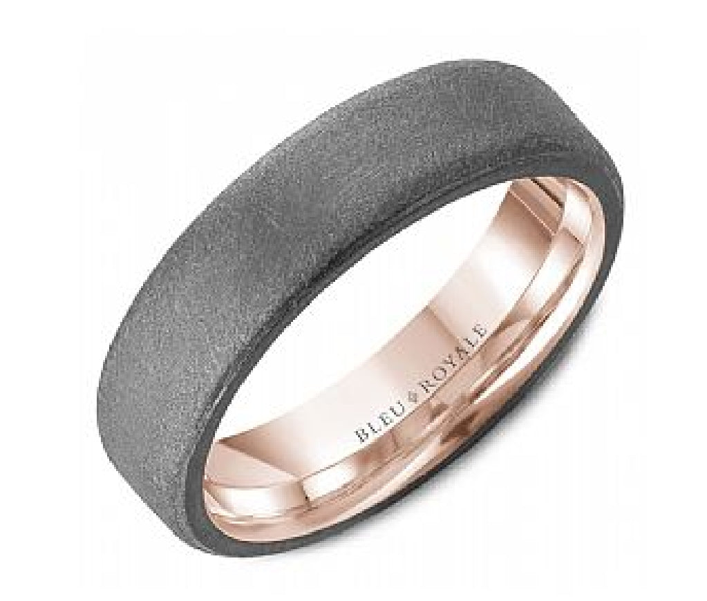 Gent's 14kt rose gold and Tantalum BLEU ROYALE Designer wedding band in 6mm width with diamond brushed top and sides
Ring size = 10