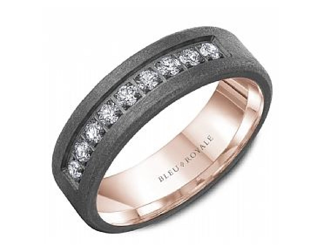 Gent's 14kt rose gold and Tantalum BLEU ROYALE Designer wedding band in 7mm width with sandpaper top, set with 9 round brilliant cut diamonds = 0.45ct tw
Ring size = 10