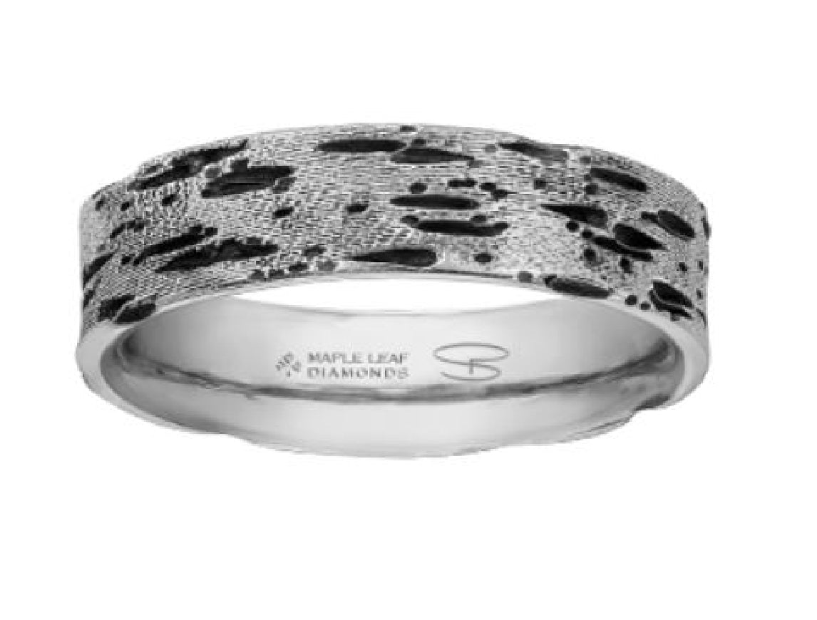 14kt white gold MAPLE LEAF DIAMONDS wedding band, 'Birchbark' from the Shelly Purdy 'Seasons' collection,
set with 1 x 0.04ct round brilliant cut CANADIAN diamond