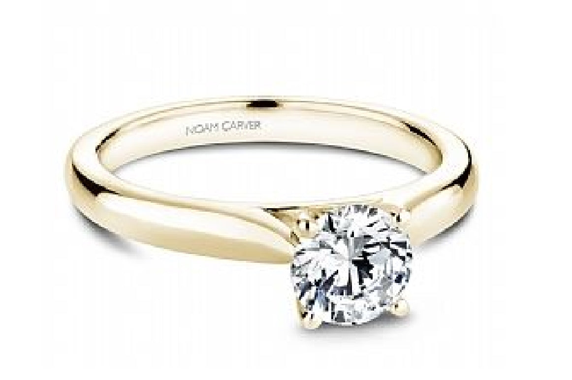 Lady's 18kt yellow gold NOAM CARVER Designer solitaire engagement ring set with 1 x 1.00ct round brilliant cut CZ
Ring size = 6.5